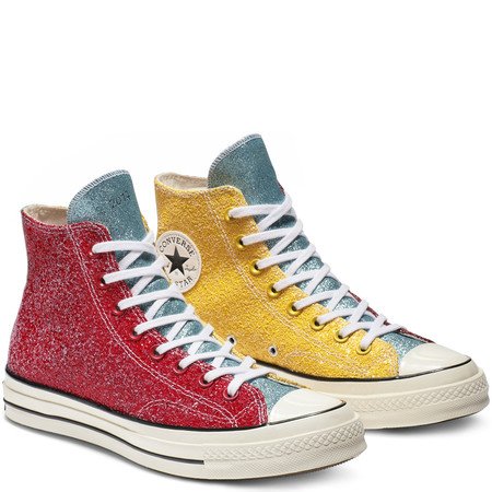 Zapatillas Converse de varios colores brillantes