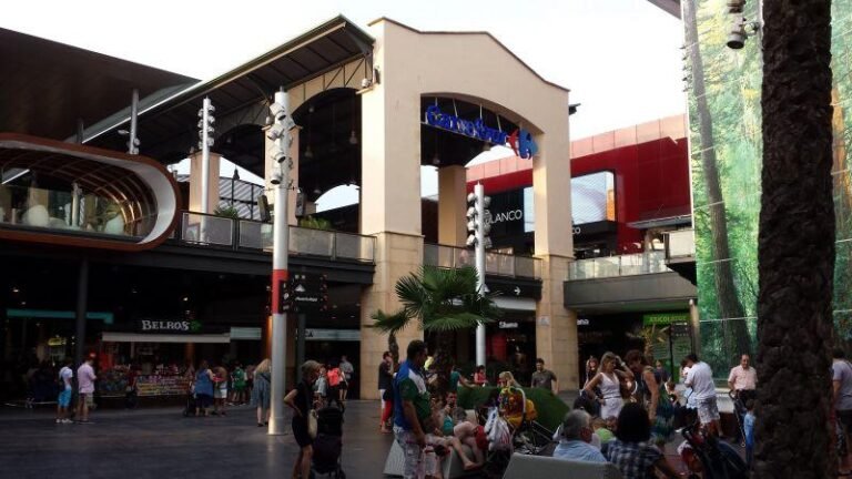 Qué parada de metro está más cerca de La Maquinista