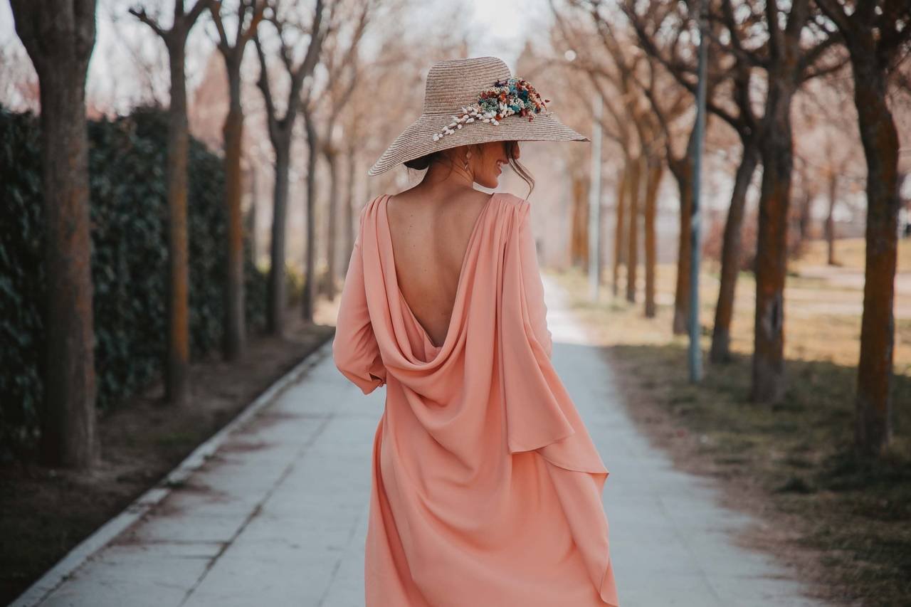 como elegir el vestido rosa palo perfecto para ser invitada a una boda