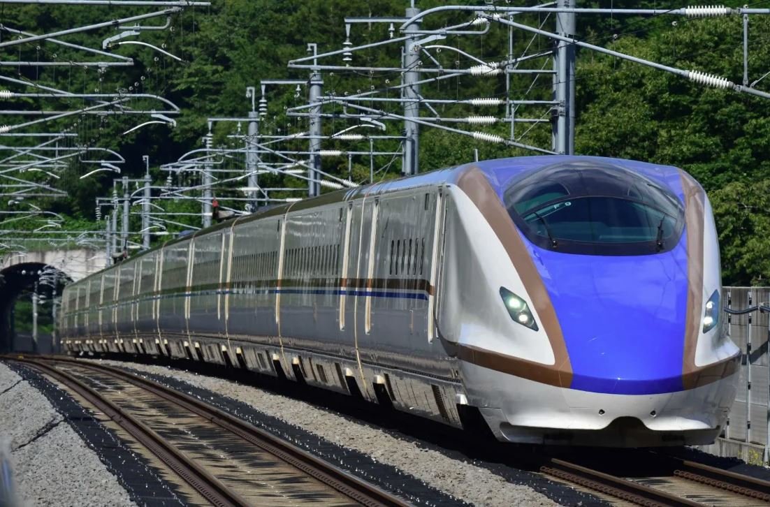 como puedo viajar de kanazawa a tokio de manera facil y rapida