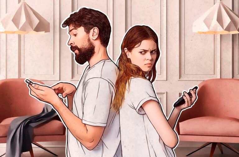 Cómo saber si mi pareja me espía el móvil: señales y consejos