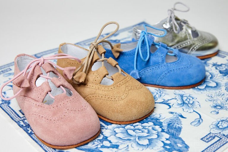 Cuáles son los mejores zapatos para los primeros pasos del bebé