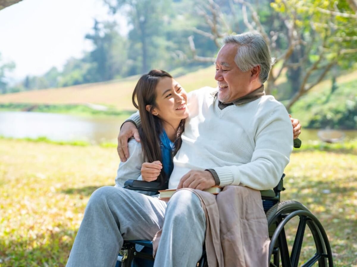 cuanto cobra una cuidadora por horas descubre los precios