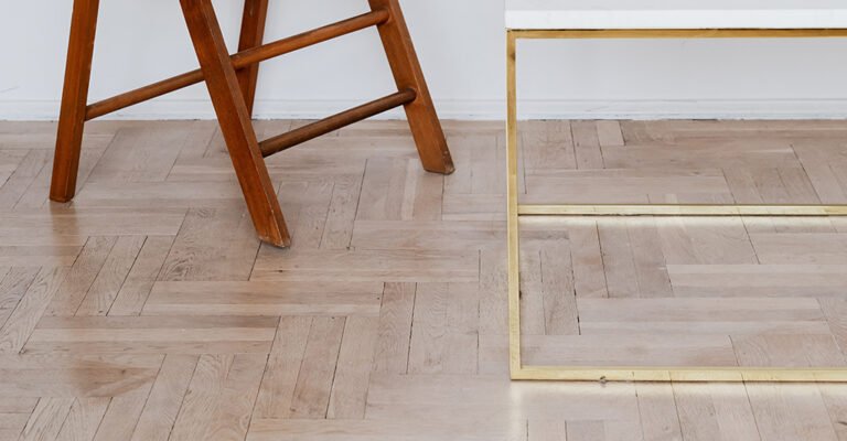 Cuánto cuesta acuchillar y barnizar un piso