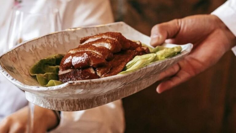 Dónde disfrutar del auténtico pato laqueado de Pekín en Madrid