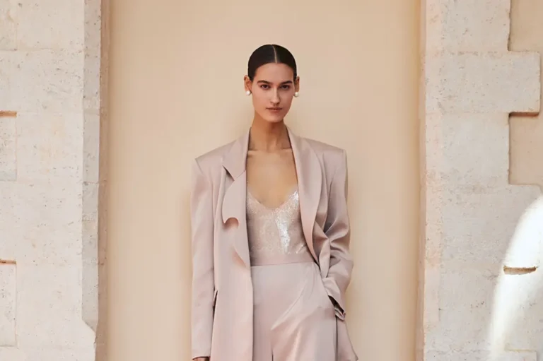 Dónde encontrar la chaqueta perfecta para un vestido largo de boda