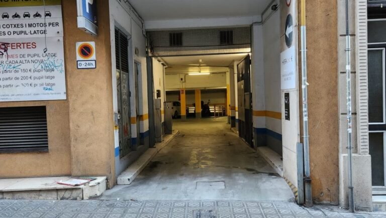 Dónde encontrar parking con traslado al puerto de Barcelona