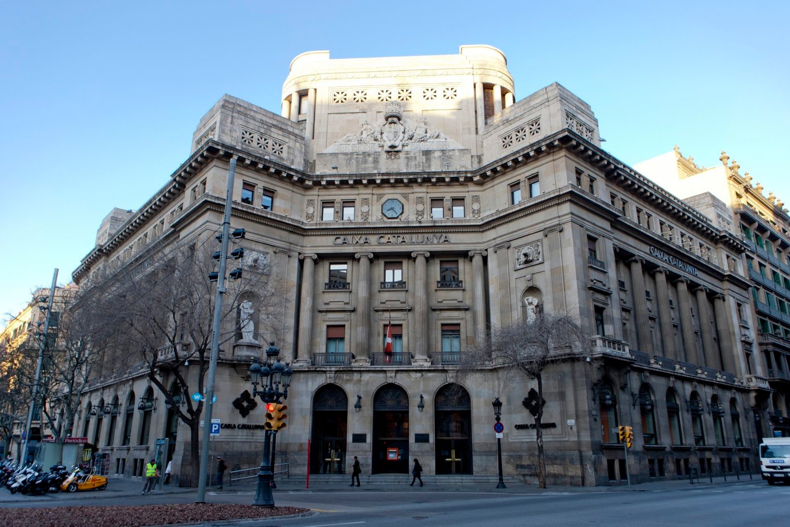 donde se encuentran las oficinas del banco bilbao vizcaya en barcelona