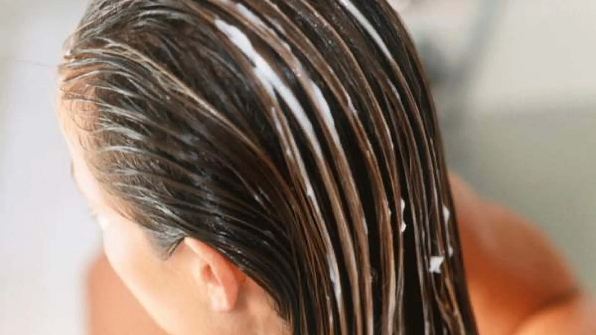 el serum capilar se debe aplicar con el pelo seco o mojado