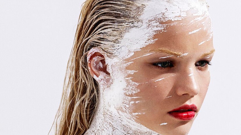 es recomendable usar una mascarilla para el pelo seco durante toda la noche