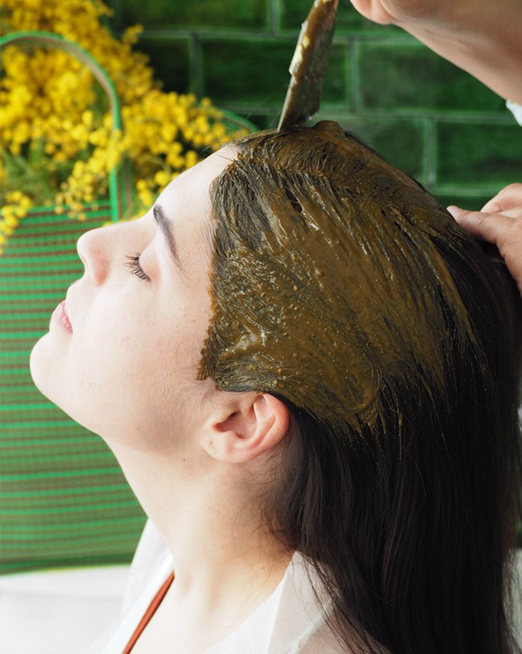 Cuánto tiempo dura la henna en el pelo: guía completa