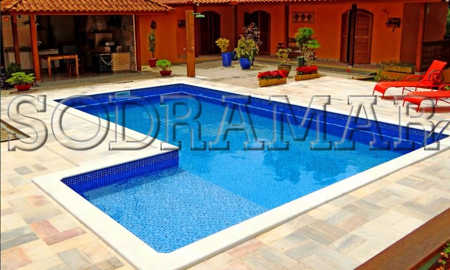 piscina de fibra o de obra cual es la mejor opcion para tu hogar