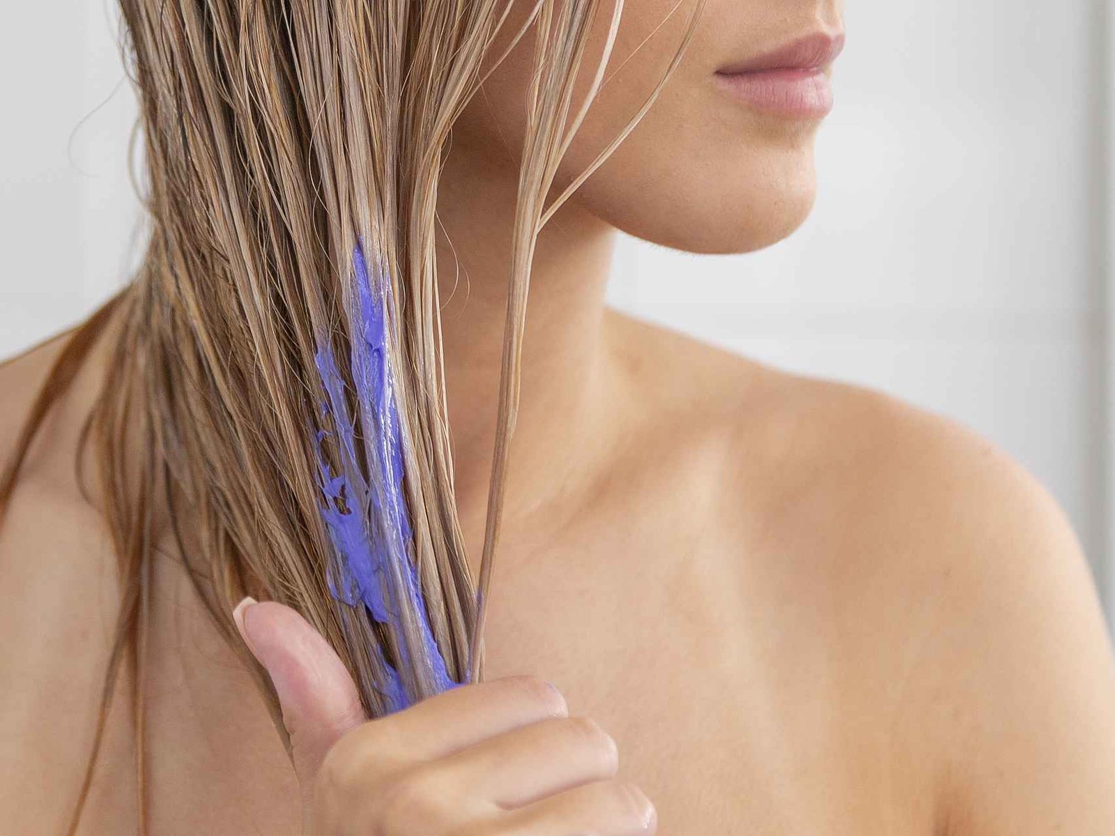 por que elegir un champu lila para mantener tu pelo rubio