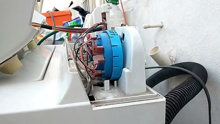 ¿Por qué mi lavadora tira agua al llenarse? Soluciones rápidas