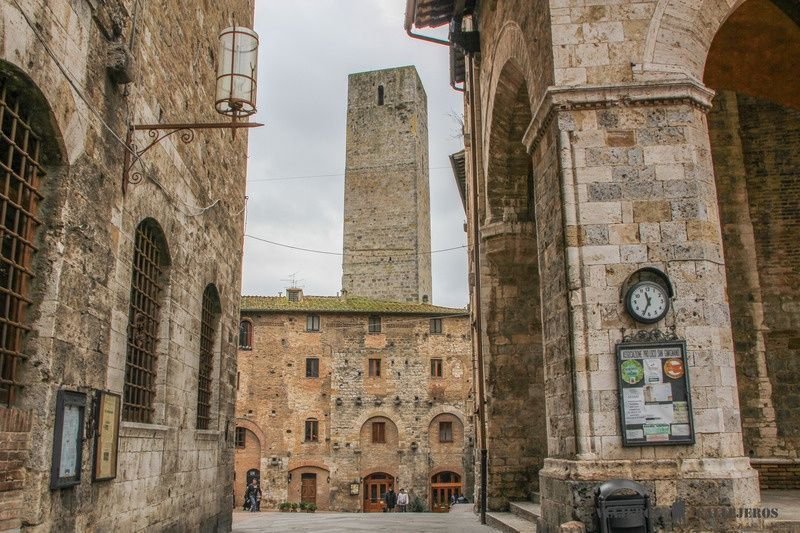 que actividades y lugares visitar en san gimignano italia