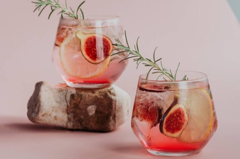 Qué bebidas sin alcohol son ideales para servir en fiestas