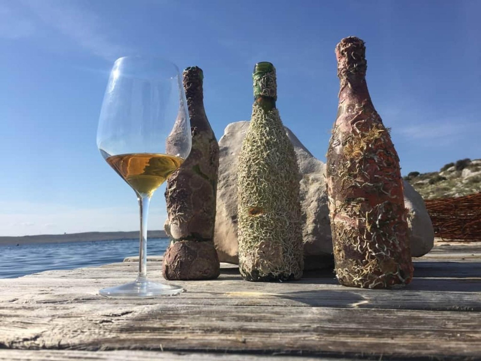 que beneficios aportan los vinos envejecidos en el mar