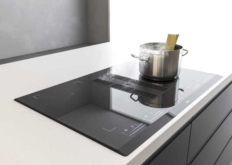 Qué características tiene una campana extractora para placa de inducción