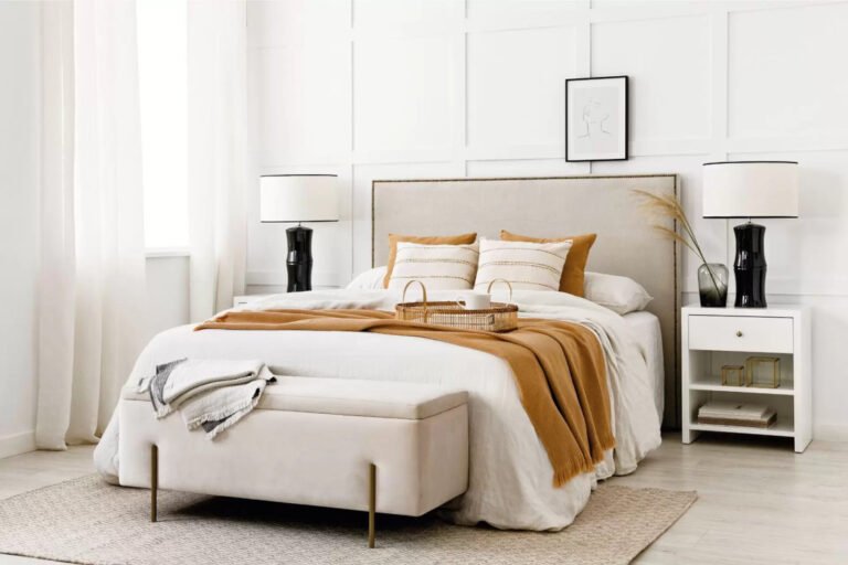 Qué características y precios tienen las mesitas de noche Kenay Home