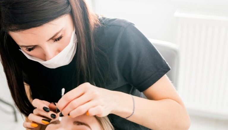 Qué lugares en Málaga ofrecen depilación con hilo y sus precios