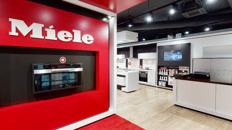 que ofrece el miele experience center en claudio coello