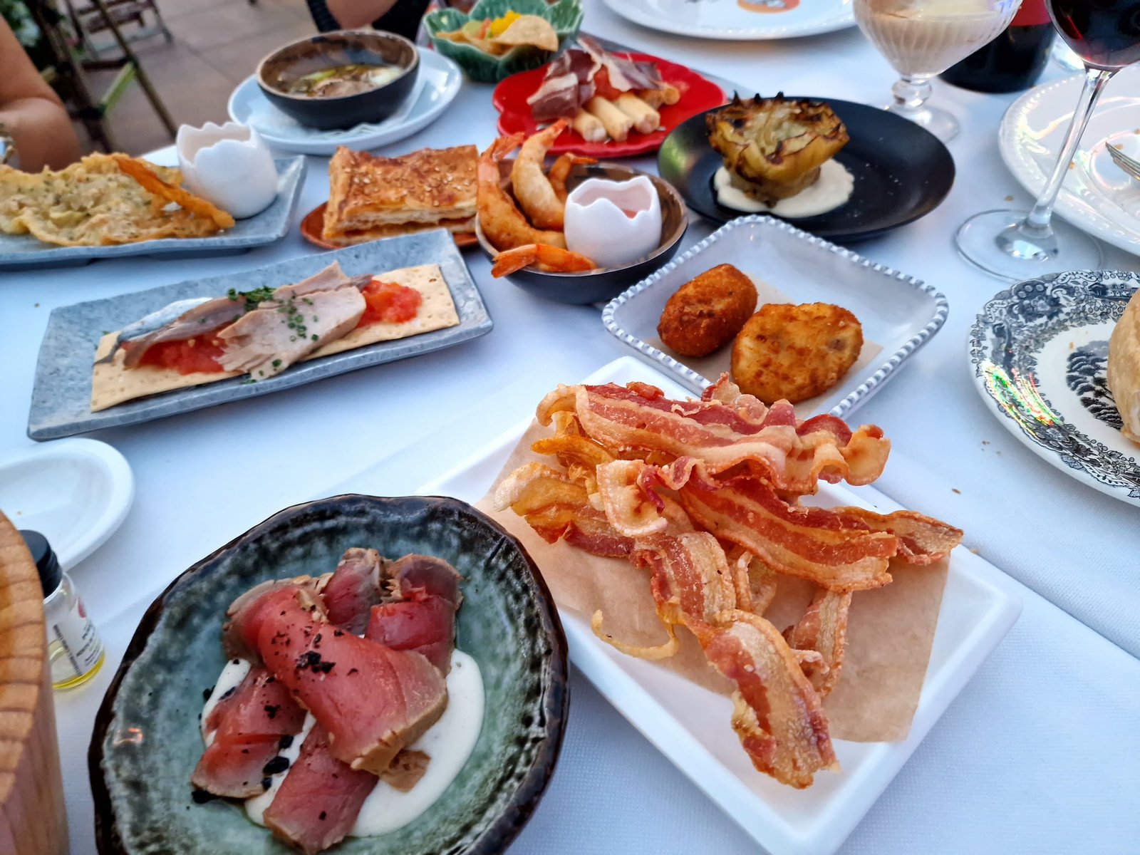que platos destacados ofrece el restaurante puerta del sol chicote