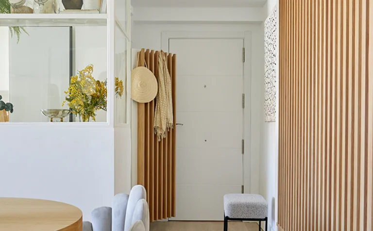 Qué tipos de percheros de pared ofrece Zara Home y cómo se utilizan